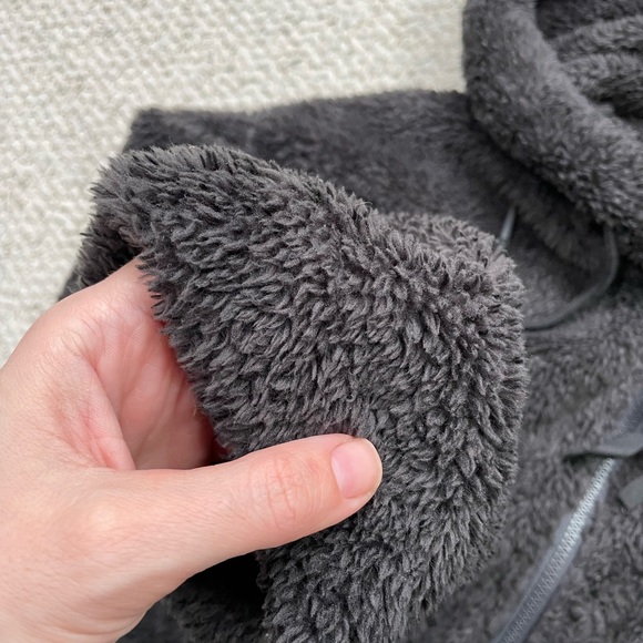 Gymshark Fuzzy Cropped Hooded Jacket Black Small - Picture 4 of 5